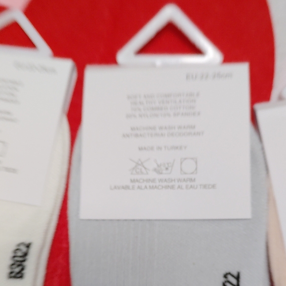 New ALO Yoga Women's Pastel Crew Socks Set (5) - Picture 10 of 11